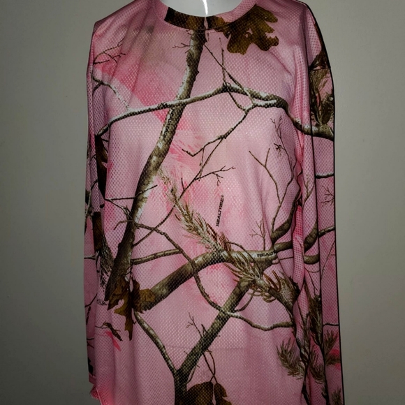 Realtree× Magellan Breathable Tee - Picture 1 of 4